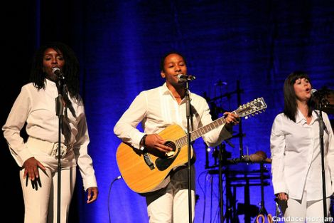 Kaïssa, Redeye & Jenni singing